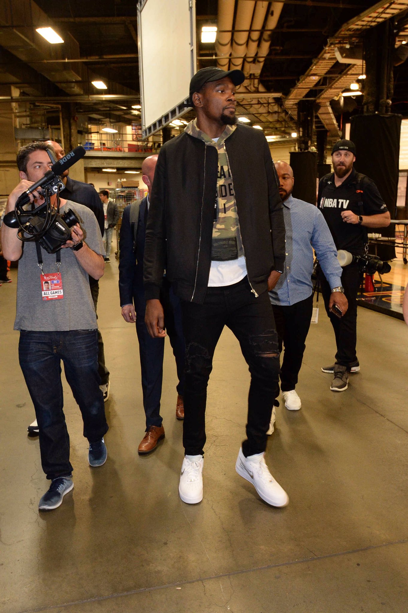 拖慢进步 拖慢进步